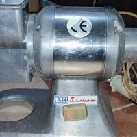 Tritacarne e tritaformaggio professionale