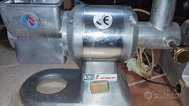 Tritacarne e tritaformaggio professionale