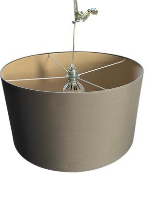 Lampadario a sospensione con paralume in tessuto