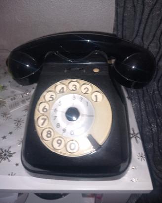 Telefono vecchio stile per arredo