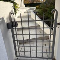 cancello pedonale in ferro battuto