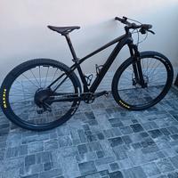 MTB Ghost lector in carbonio tg.M