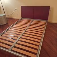 Letto Matrimoniale con Rete a Doghe e Testiera 