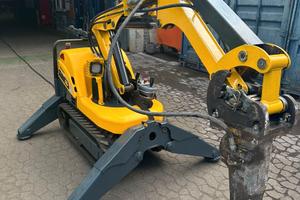 Escavatore brokk 90