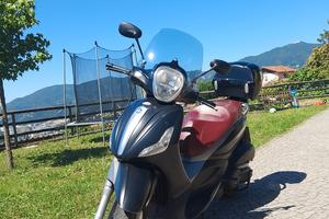 Piaggio Beverly 350 Sport Touring accessoriato 