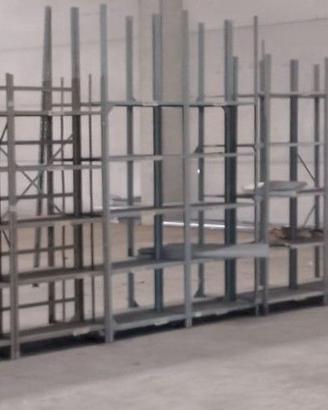 Scaffale in ferro