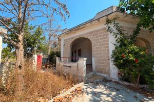 Villa indipendente a 450 metri dal mare
