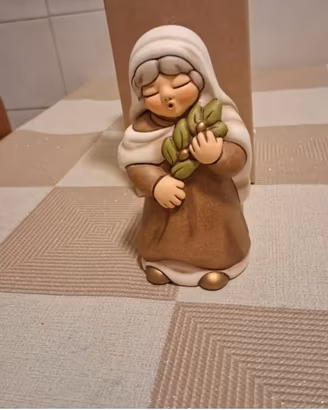 donna con ulivo presepe thun 