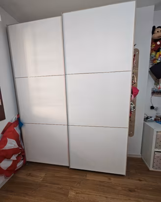 armadio scorrevole + letto singolo estraibile