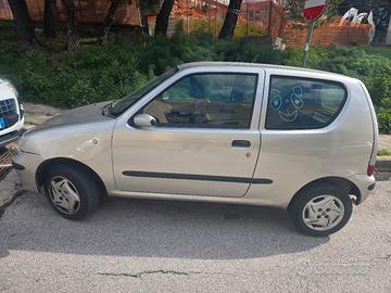 auto fiat 600