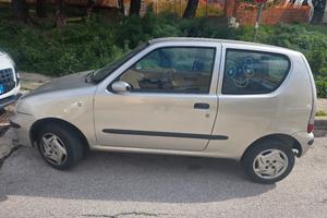 auto fiat 600