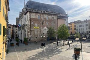 2 LOCALI A BRESCIA