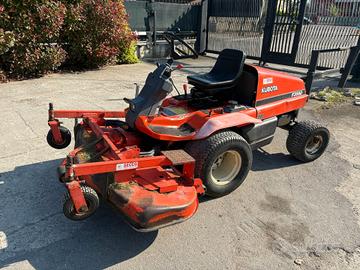 T49 - Tagliaerba 4x4 kubota f3560