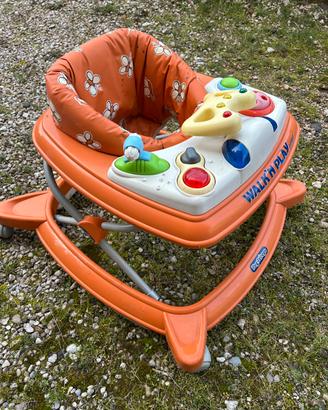 Girello per bambino arancione con giochi