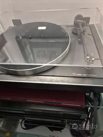 giradischi e casse di alta qualità. 