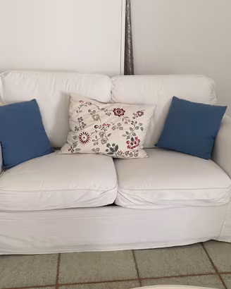 divano letto bianco due posti