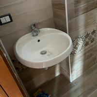 Lavandino,bagno,vasca e bidet