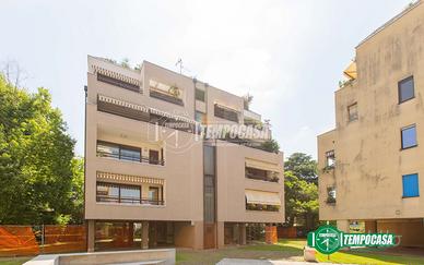 TRE LOCALI DOPPI SERVIZI CON BALCONE VIVIBILE - CL