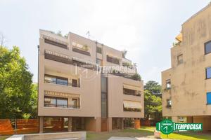 TRE LOCALI DOPPI SERVIZI CON BALCONE VIVIBILE - CL