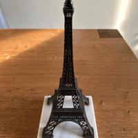 Statuina Torre Eiffel