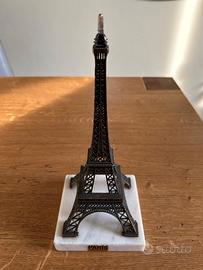 Statuina Torre Eiffel
