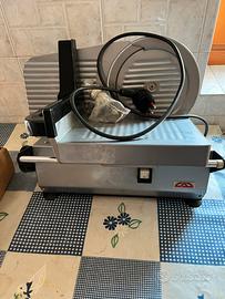 Affettatrice elettrica CAD