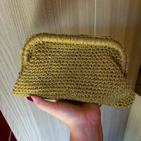 Pochette gioiello dorata fatta a mano