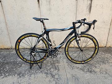 Bici corsa de rosa tango