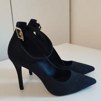 Décolleté con cinturino 