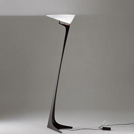 Lampada da terra Montjuic – Artemide, design Santi