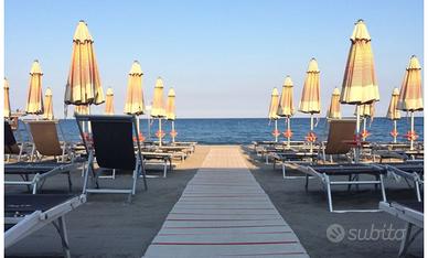 OMBRELLONI usati  per stabilimento balneare cercas