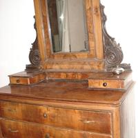 Cassettiera con specchio del 1900