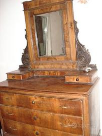 Cassettiera con specchio del 1900