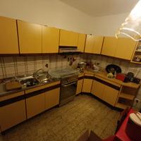 Cucina - mobile da sala - letto matrimoniale 