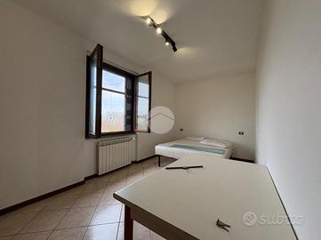 MONOLOCALE A FIRENZE