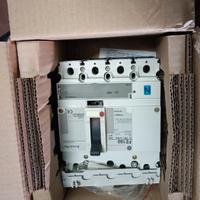 interruttore tripolare 160A general elettric