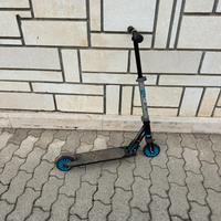 Monopattino giocattolo per bambini