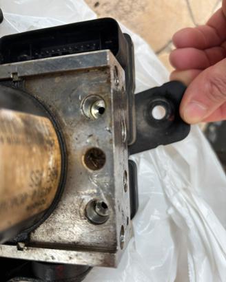 Pompa abs Sizuki swift