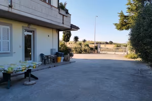 SETTEMBRE-LUGLIO'27 Giardino e posto auto