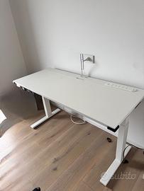 Scrivania IKEA MITTZON 140×60 elettrica