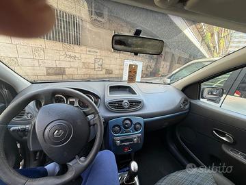 hVendo Renault  1.2 in buone condizioni. Macch