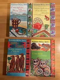 Alexander McCall Smith lotto di quattro libri.