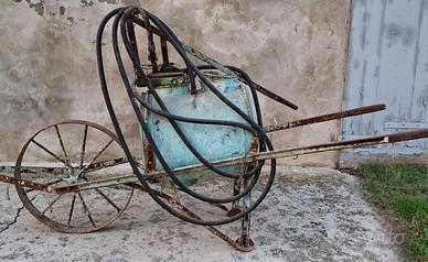 Carriola irroratrice antica