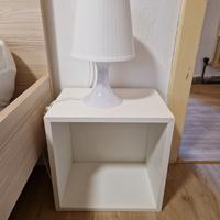 2 Comodini a cubo con lampade