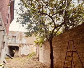Casa in costruzione al primo piano su ampio lotto