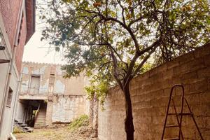 Casa in costruzione al primo piano su ampio lotto