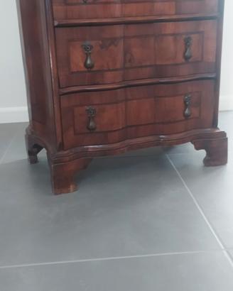 comodino classico 