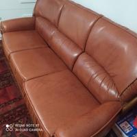 Salotto composto da divano e due poltrone