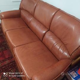 Salotto composto da divano e due poltrone