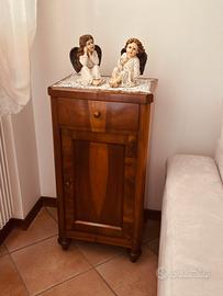 Elegante mobiletto classico in legno di Noce